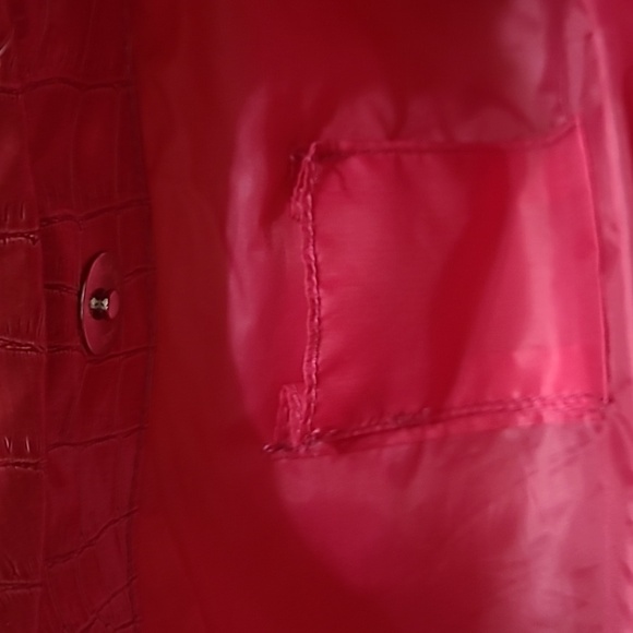 Elegant Pink Crocodile-Embossed Women's Bag - Picture 5 of 14